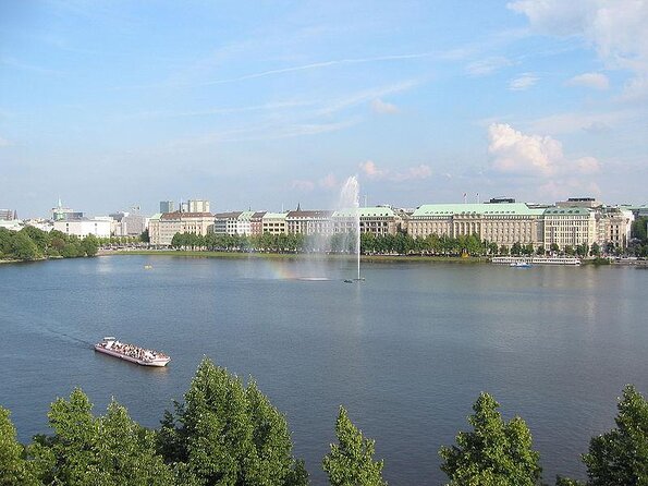 Hamburg Small-Group Sunset Sailing Cruise on Lake Alster - Quick hits before you go