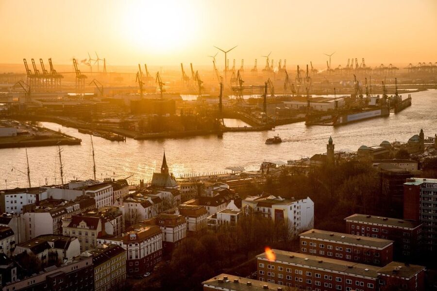 Hamburg: Speicherstadt and HafenCity 2-Hour Tour - Key highlights you will notice right away