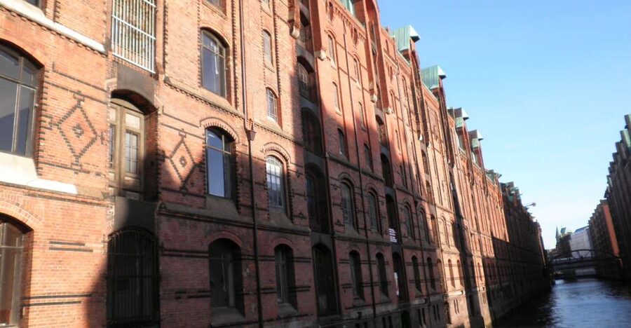 Hamburg: Speicherstadt & HafenCity 2-Hour Walking Tour - Hamburg’s Storage Past Meets 21st Century Port Life