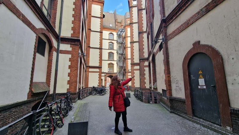 Hamburg: Speicherstadt, HafenCity + Elbphilharmonie Tour - Two Hamburgs in one route: old warehouses and new port life