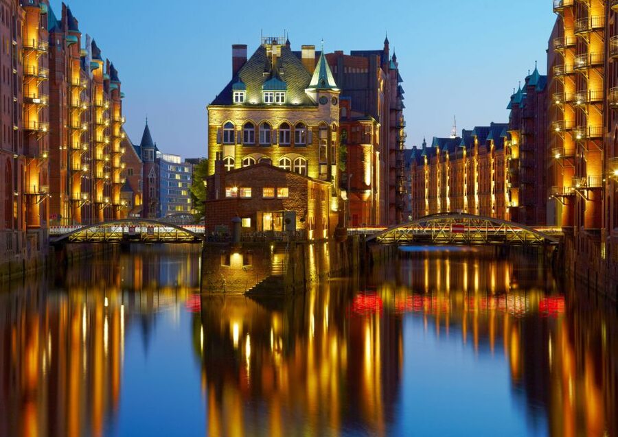 Hamburg: Speicherstadt Walking Tour with Coffee Tasting - Meeting at Barrossa: where to start and how to get your bearings