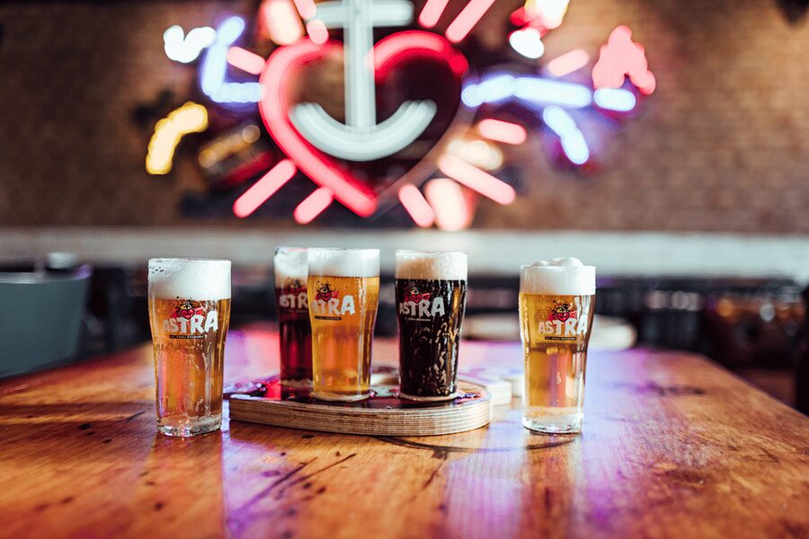 Hamburg: St. Pauli Breweries Walking Tour with Tastings - The Zur Ritze stop: beer, boxing, and St. Pauli’s odd details