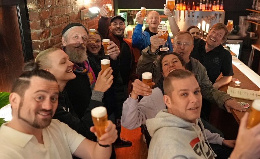 Hamburg: St. Pauli District and Beer Tour - St. Pauli on foot, beer in hand