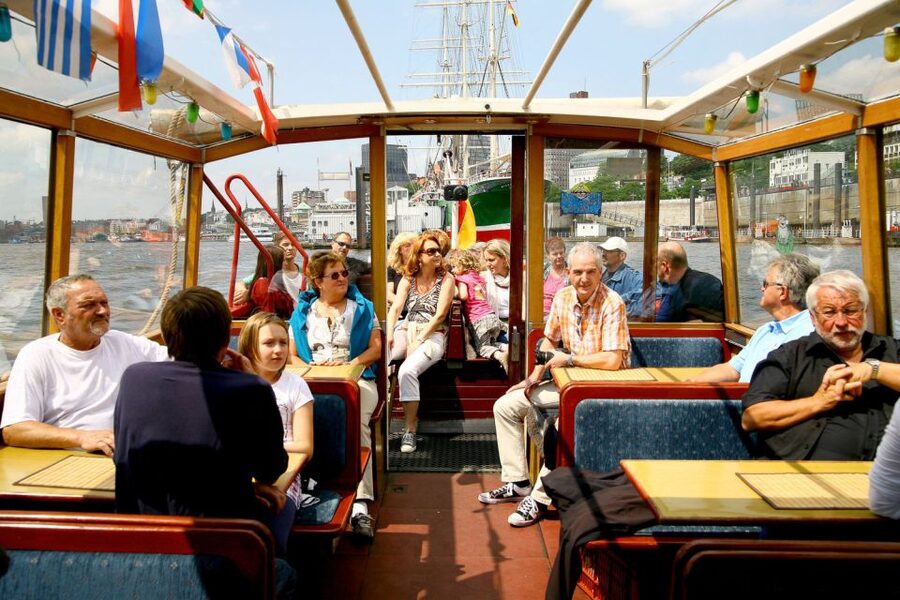 Hamburg: Traditional Harbor Tour with Commentary - Blohm & Voss docks and shipbuilding scale
