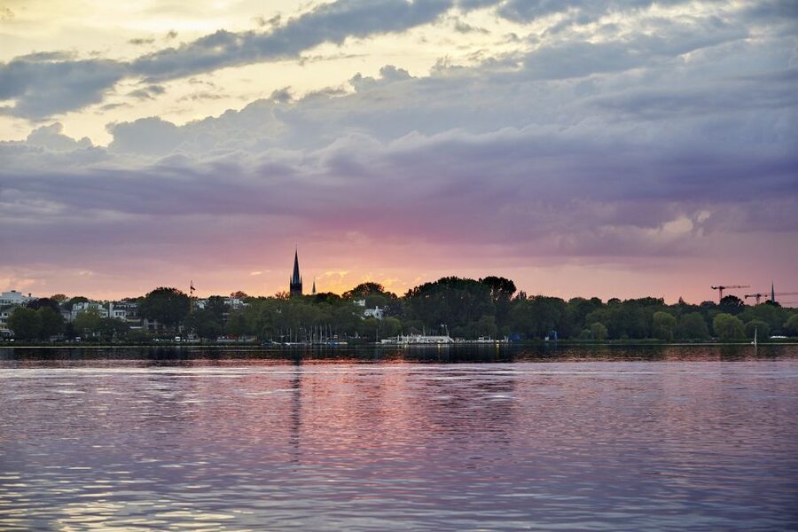 Hamburg: Twilight cruise - Should you book the Hamburg Twilight Cruise?