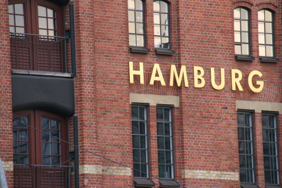 Hamburg: UNESCO-World Heritage Sites Tour - Jakobikirchhof to Sprinkenhof: Getting Your Bearings Fast
