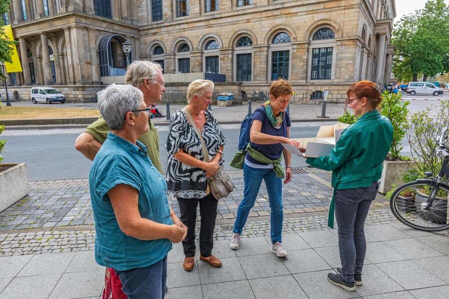 Hannover: Culinary Walking Tour Old Town - A 3-hour Hannover Old Town walk that turns sights into tastes