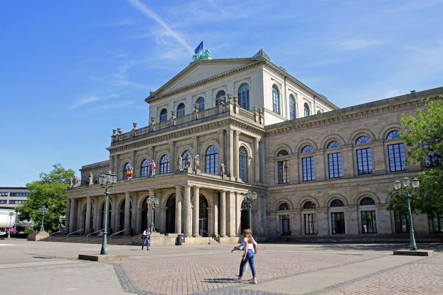 Hannover: Culinary Walking Tour Old Town - German guide stories, and why friendly guidance matters