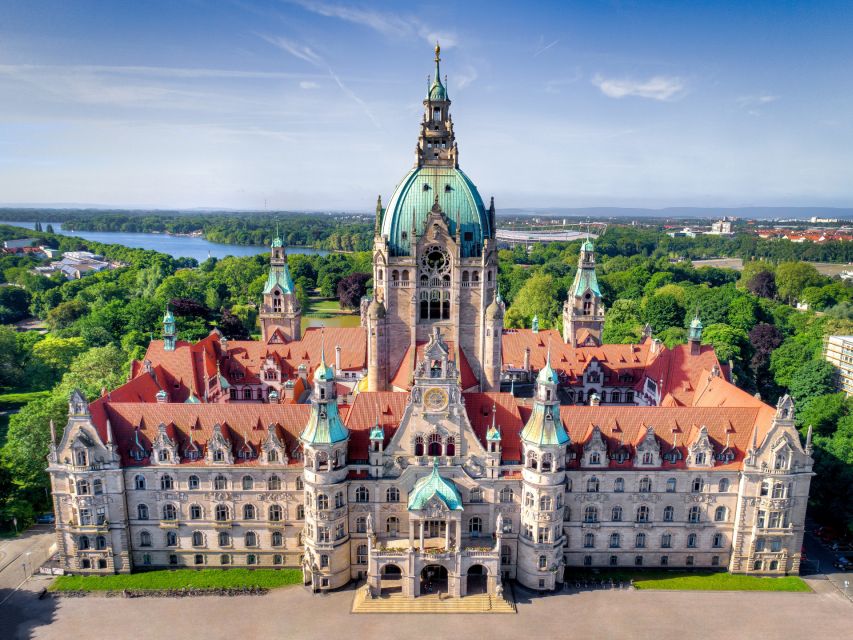 Hannover: New Town Hall exclusive Guided Walking Tour - What happens on the walking route inside the hall
