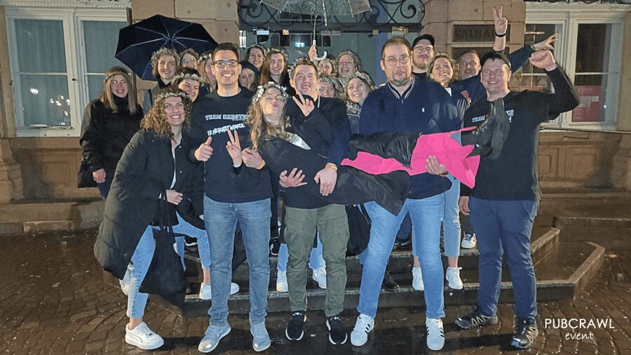 Hannover: Private pub crawl with insider-guide & free shots - A note on guide personality: what you can learn from Helena, Fabi, and Ophelia