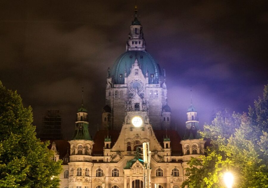 Hanover: Flashlight Guided Walking Tour at Night - Getting the route: why the flashlight changes how you see Hanover