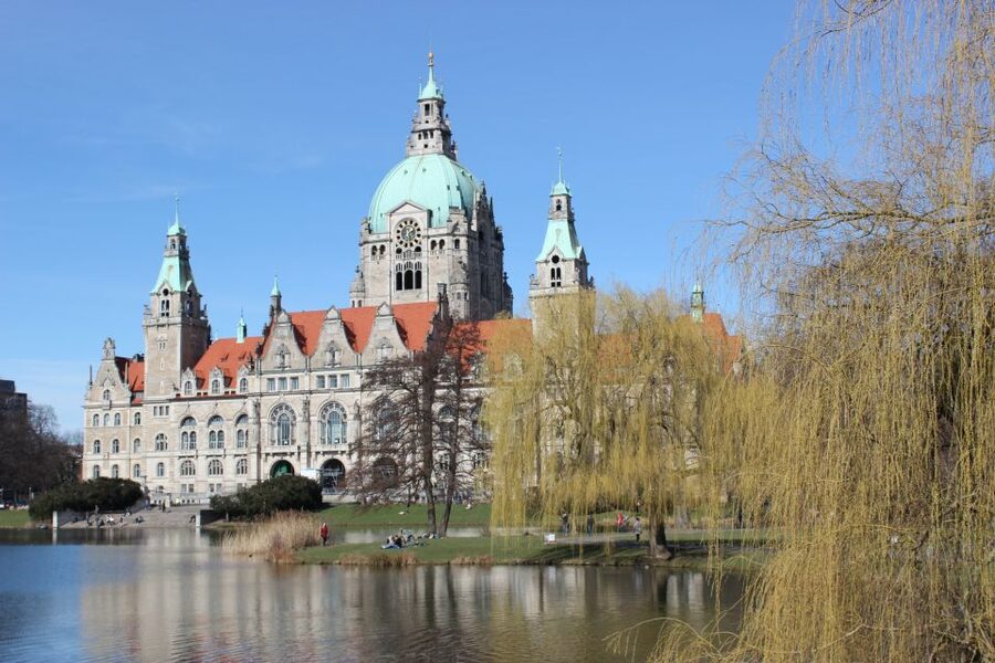 Hanover: Old Town Historical Walking Tour by Geo Epoche - Market Church and the pentagram on the western tower