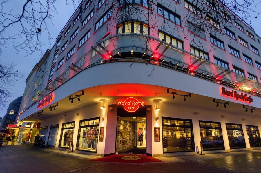 Hard Rock Cafe Berlin with Set Menu for Lunch or Dinner - Service, atmosphere, and the names that kept showing up