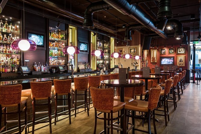 Hard Rock Cafe Cologne With Set Lunch or Dinner - Timing and flow: what a 2-hour set meal feels like
