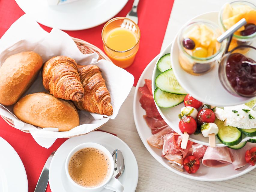 Heidelberg: Breakfast boat cruise - A Sunday Morning That Feels Effortless