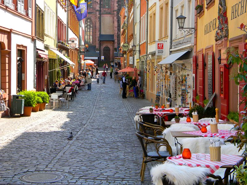 Heidelberg: City of Romance 2-Hour Walking Tour - Starting at Universitätsplatz by the Löwenbrunnen: a smart way to get oriented