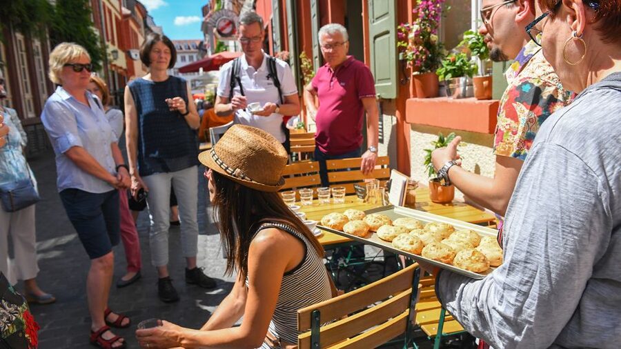 Heidelberg: Culinary city tour with delicious samples - The old town route: Town Hall, Kornmarkt, and the Old Bridge
