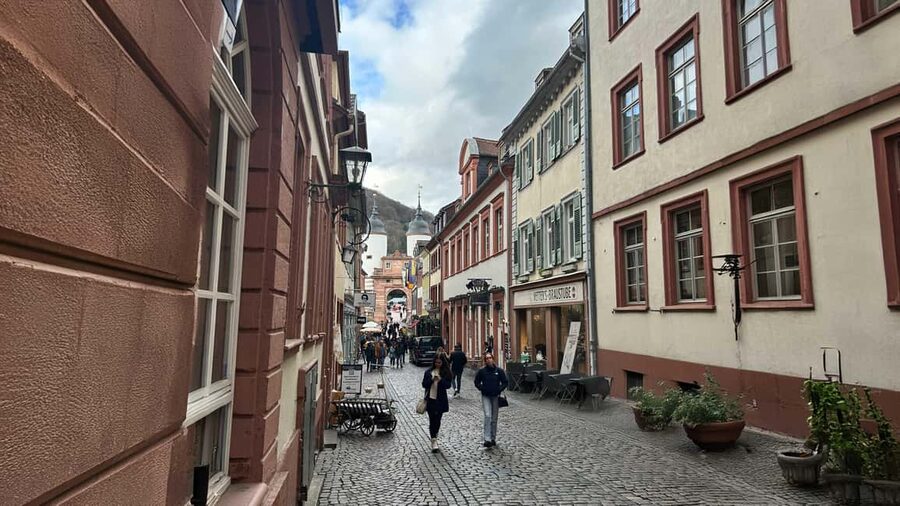 Heidelberg: Experience our history 1.5h walking tour through the old town - Kornmarkt lanes: where the story begins before the big landmarks