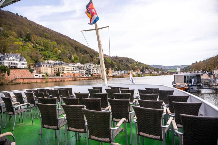 Heidelberg: Neckar River Sightseeing Cruise with a Drink - Commentary on board: German first, English might be there