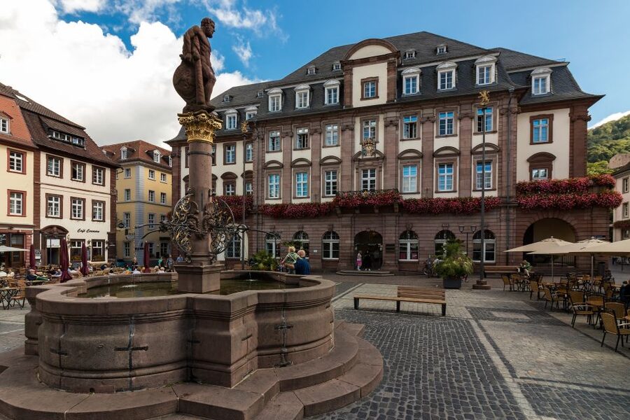 Heidelberg: Old Town Tour Including Castle Visit - Church of the Holy Spirit and Marktplatz, medieval Heidelberg in one route