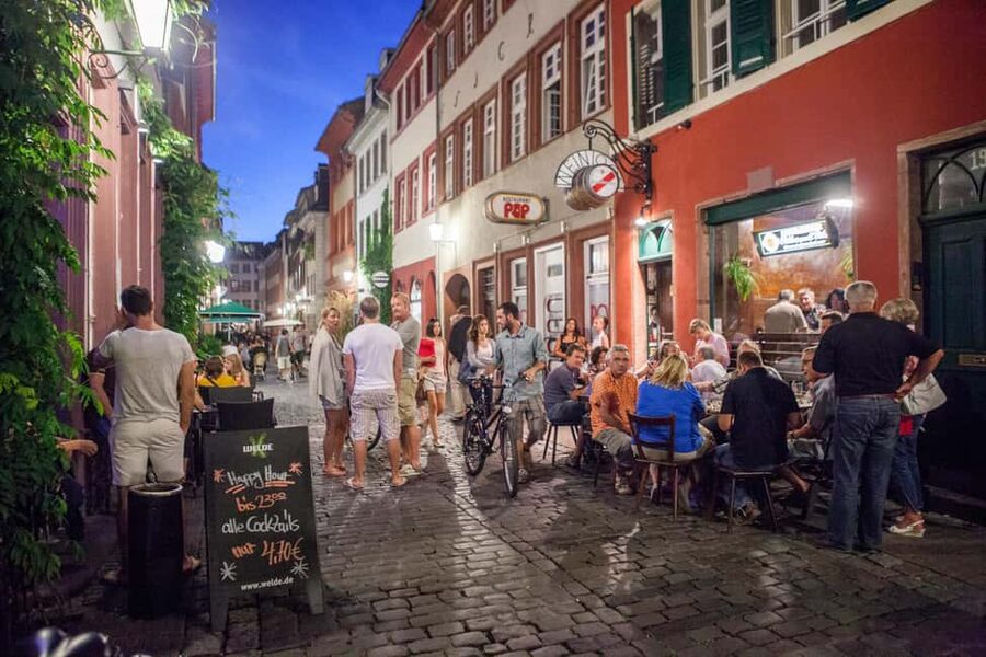 Heidelberg: Pub crawl through the old town including drinks - Old Town Walk: Historic Streets Without the Museum Mood