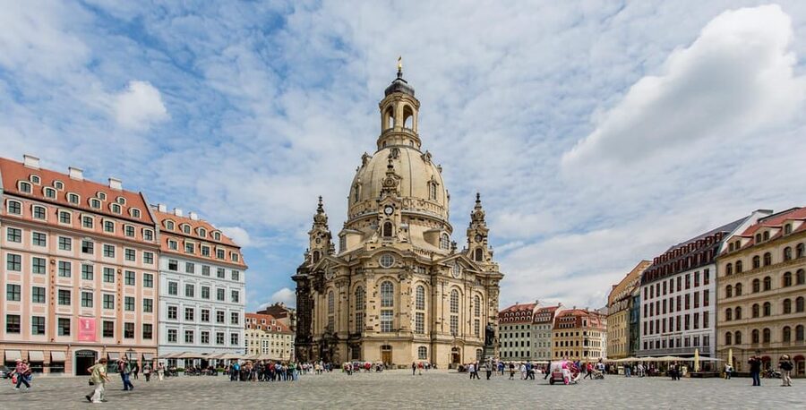 Historical tour of the old town including a Saxon dinner - The historic old town walk: what you can expect from a 90-minute guide