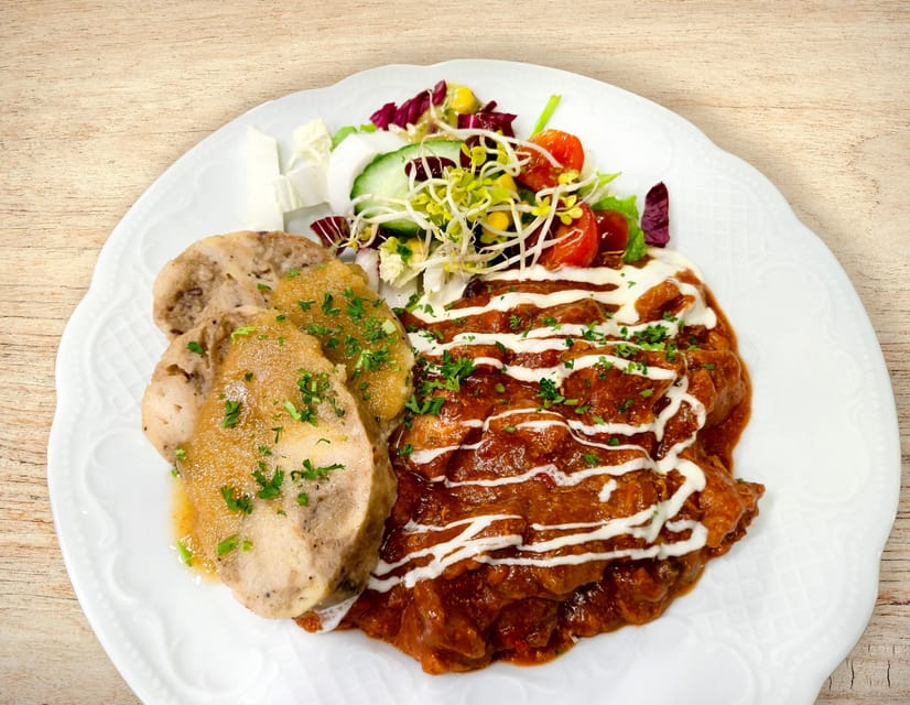 Historical tour of the old town including a Saxon dinner - Should you book it?