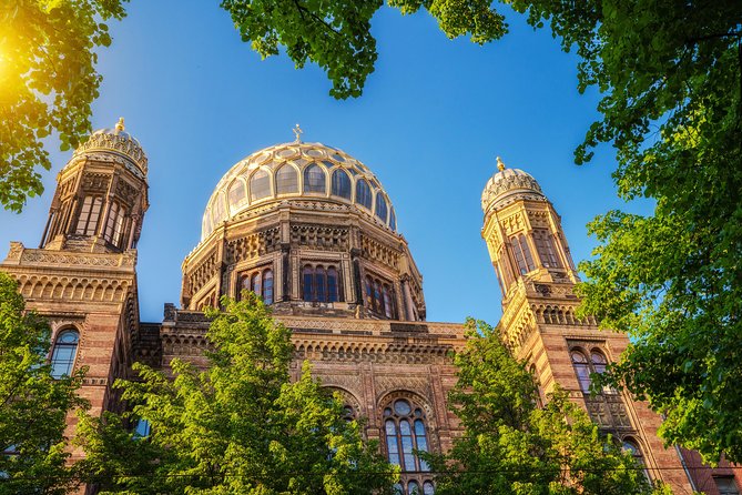 Jewish Berlin: Walking tour The Old Jewish Quarter (private 3 Hours tour) - Stop 1: Alte Synagoge Memorial in Berlin-Mitte