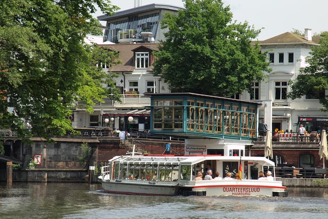 Kanalfahrt - Discover the different faces of the city! - Starting at Jungfernstieg, then heading toward Außenalster