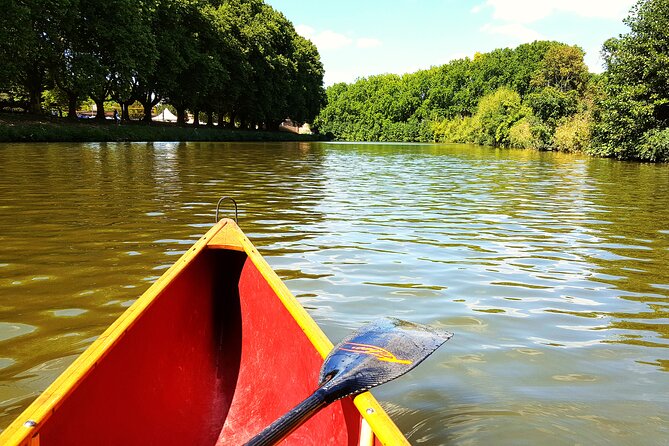 Kayak or SUP tour on the water through Saarbrücken - Stop-by-Stop: Landtag, State Theatre, Old Town, and Buergerpark