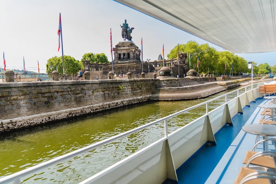 Koblenz: Panoramic Cruise on Moselle River to Winningen - Koblenz old town views: what you can really photograph