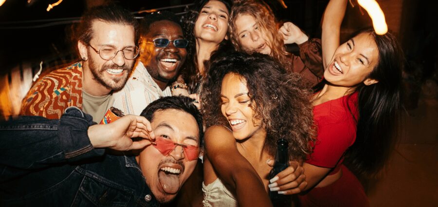 Leipzig: Bar and Club Tour with Free Shots and VIP Entry - Free Welcome Drinks: The Secret to Keeping Energy Up