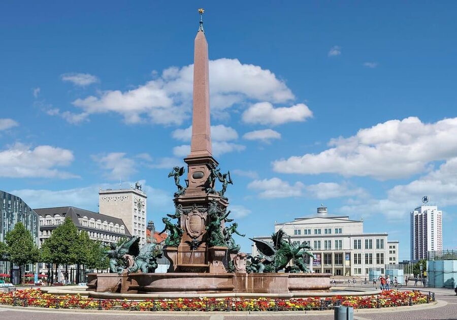 Leipzig: City Center Guided Walking Tour - Tour pace and group size: what the 1.5 hours feels like
