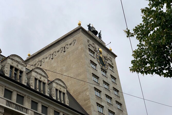 Leipzig City Tour 2.0: entertaining on the go mobile projections - Richard-Wagner-Straße start, then straight to rail and city passages