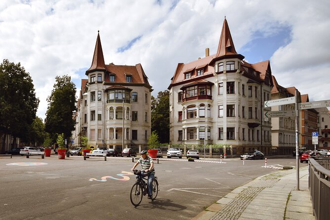 Leipzig exclusive : Guided bike tour for a private group - Bikes, e-bikes, and the helmet question