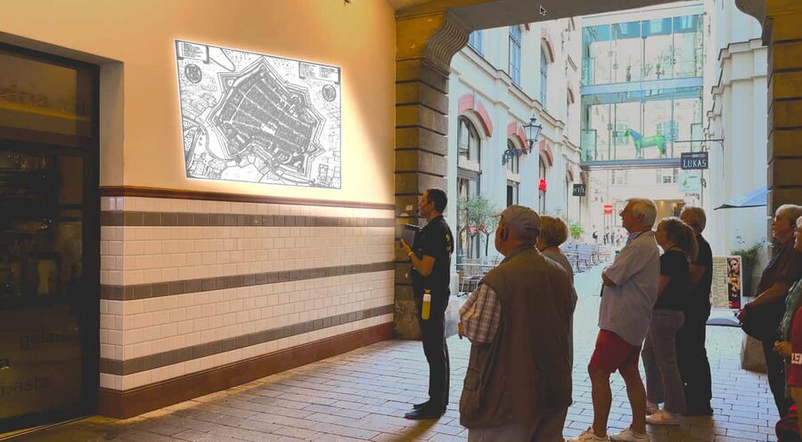 Leipzig: fresh city tour 2.0 - We bring history to life! - Finding Stadtstromer at Höfe am Brühl (The Start That Trips People Up)
