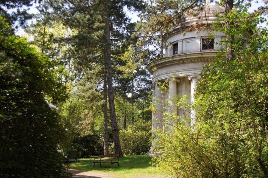 Leipzig: Guided Tour of the Southern Cemetery - The columbarium and the big architecture lesson you do not get on your own