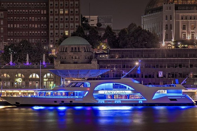 Lights tour through the port of Hamburg and to the historic warehouse district - The Cruise Time: One Hour That Makes Sense at Night