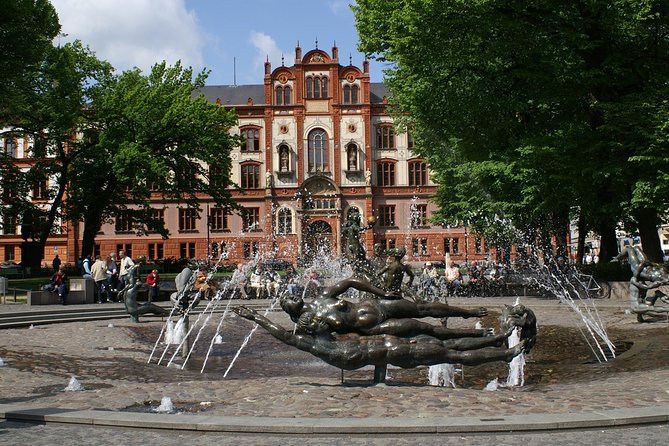 Lovely Rostock and Warnemünde Shore Excursion for Cruise Ships - Rostock and Warnemünde are a perfect match for cruise time