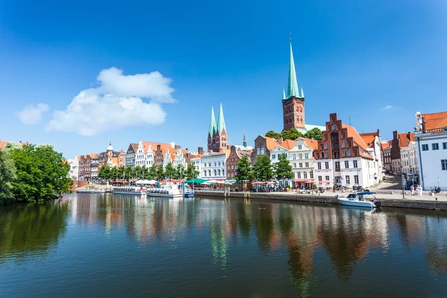 Lübeck: 1-Hour Splash Bus City Tour - The Bus That Turns Into a Boat on the Trave