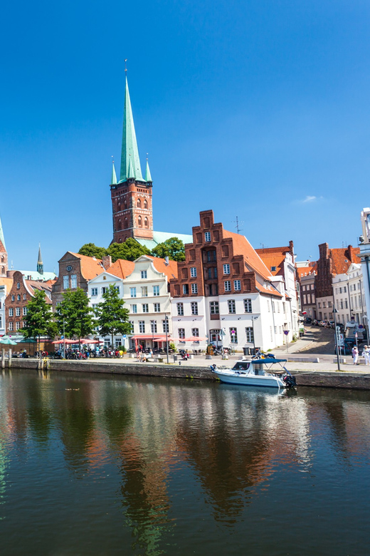Lübeck: 1-Hour Splash Bus City Tour - The Land Segment: Quick Glimpses of Real Lübeck