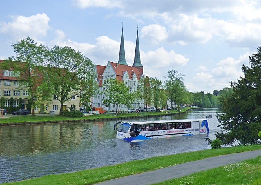 Lübeck: 1-Hour Splash Bus City Tour - Weather, Photos, and the Small-Window Reality