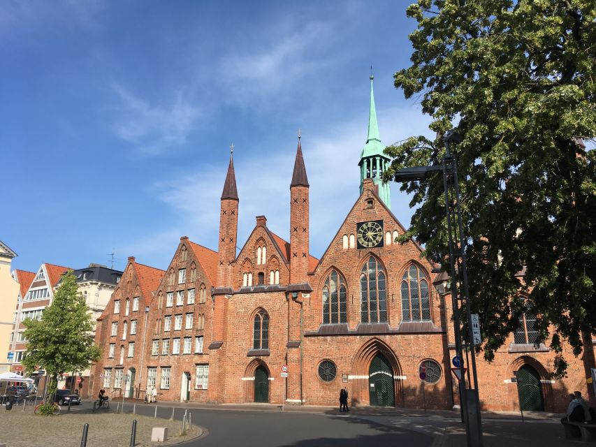 Lübeck: Backyards and Town Houses Private Guided Tour - Holsten Gate to the Hanseatic core: how the route is built