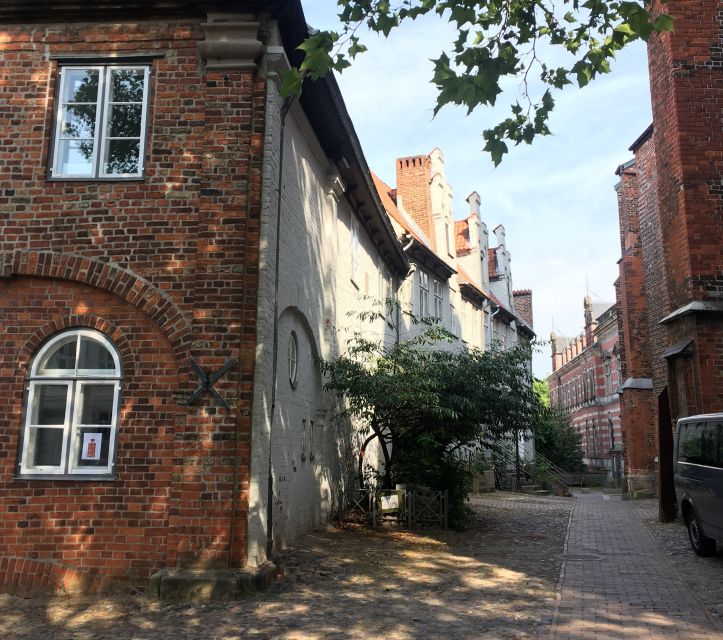 Lübeck: Backyards and Town Houses Private Guided Tour - Magical backyards and town courtyards: the city’s secret behind the street