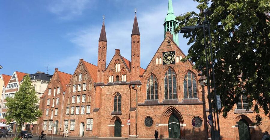 Lübeck: Backyards and Town Houses Private Guided Tour - Price and who this private tour is best for