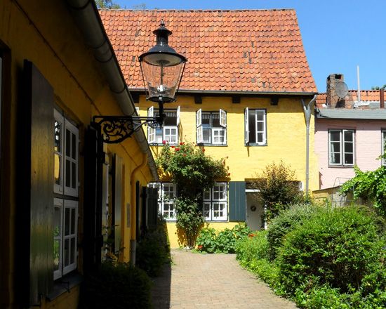 Lübeck: Classic Tour of the Hanseatic City - Salzspeicherhäuser and the port side of Hanseatic power