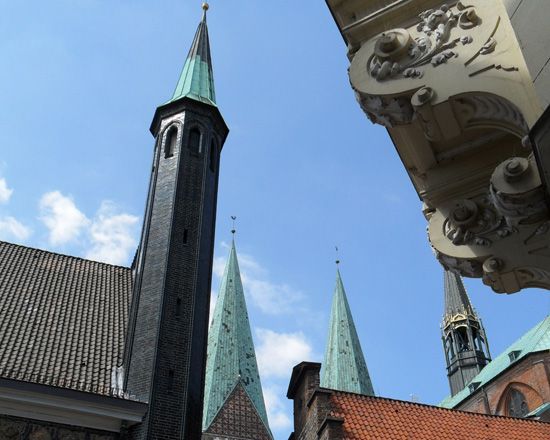 Lübeck: Classic Tour of the Hanseatic City - Following the Mann brothers, ending at Buddenbrook-Haus