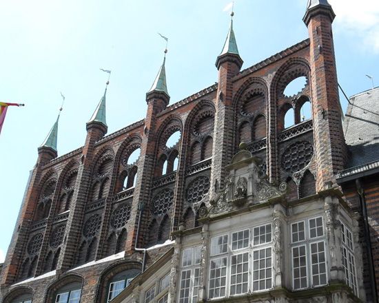 Lübeck: Hanseatic League History Walking Tour - Holstentor and the fortified city: defense built for trade