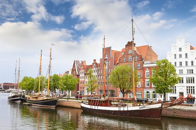 Lübeck Scavenger Hunt and Highlights Self Guided Audio Tour - Is it family-friendly in the real world?
