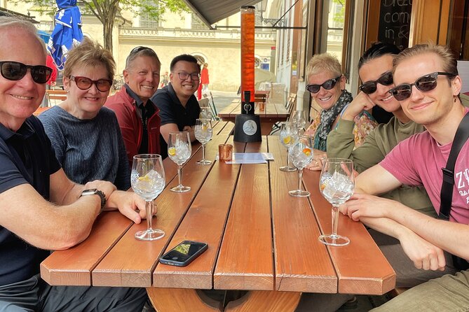 Lunch Like a Local: Munich's ORIGINAL Viktualienmarkt Food Tour - Guides, group size, and why the tour feels friendly